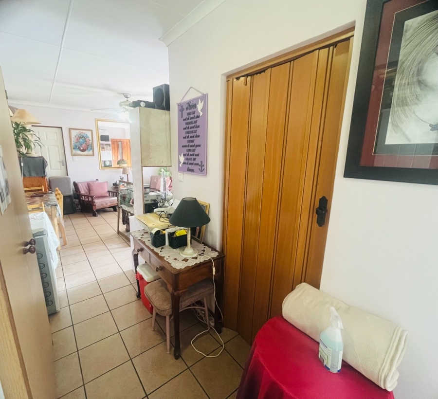 5 Bedroom Property for Sale in Fraaiuitsig Western Cape